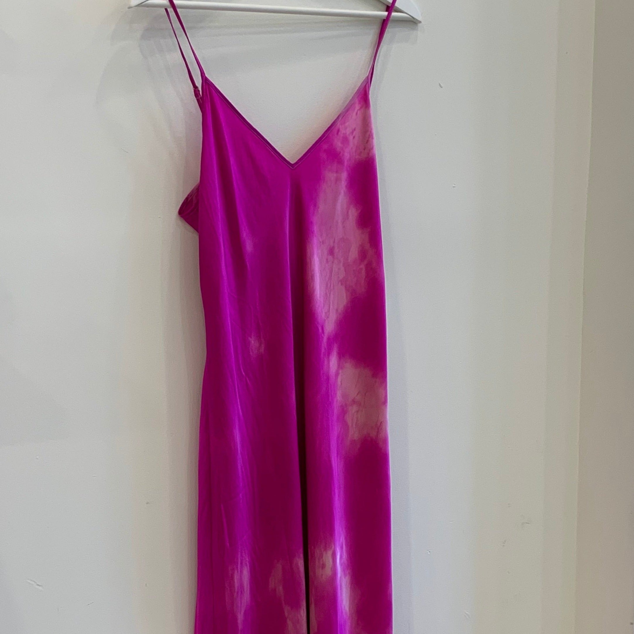 Marea - Dyed Silk Sheath - Fuscia