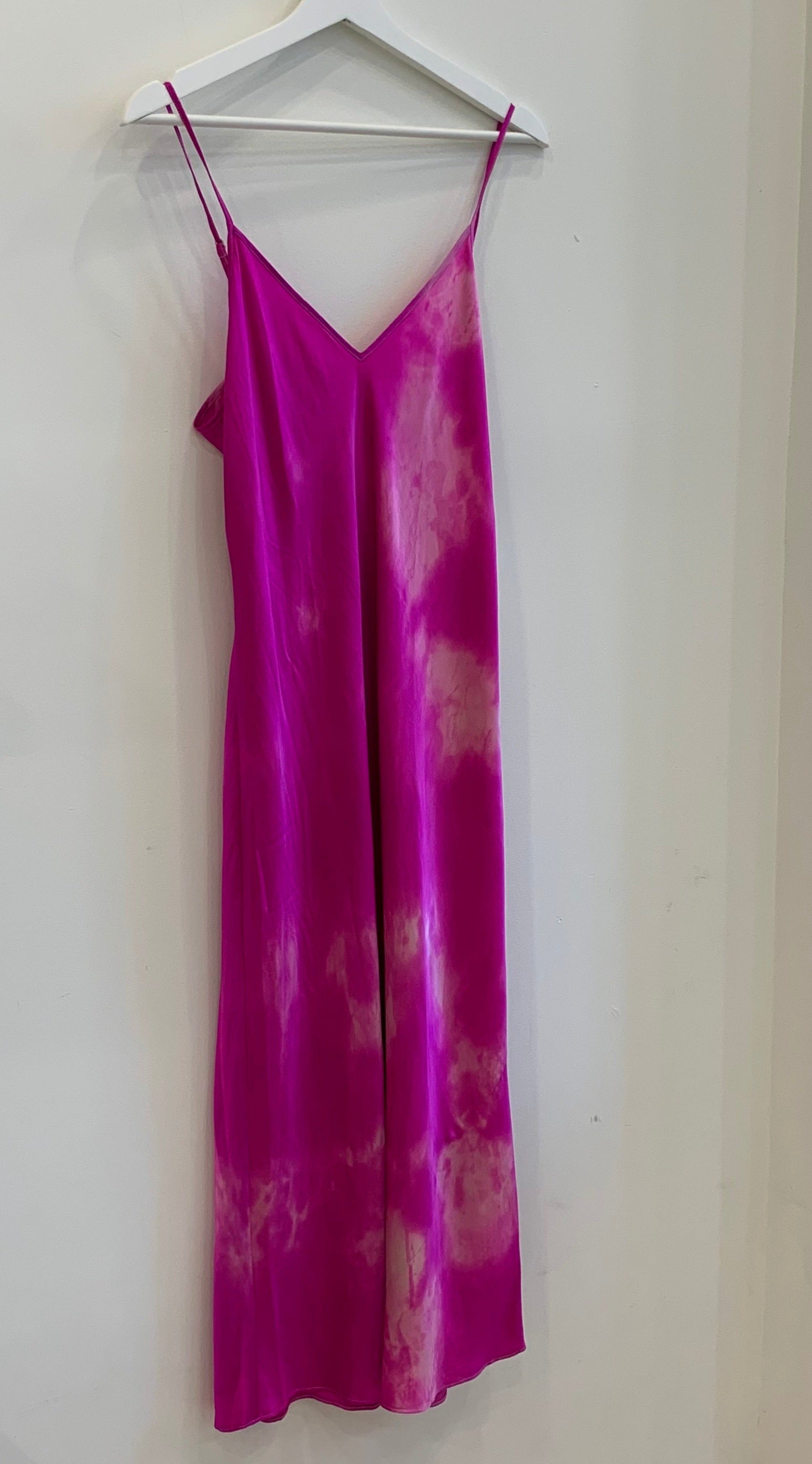 Marea - Dyed Silk Sheath - Fuscia