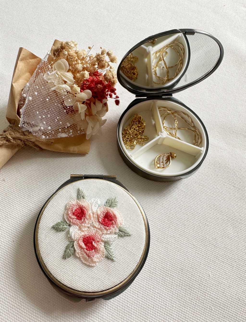 Floral Embroidered Round Jewelry Box with Mirror - Pink Roses
