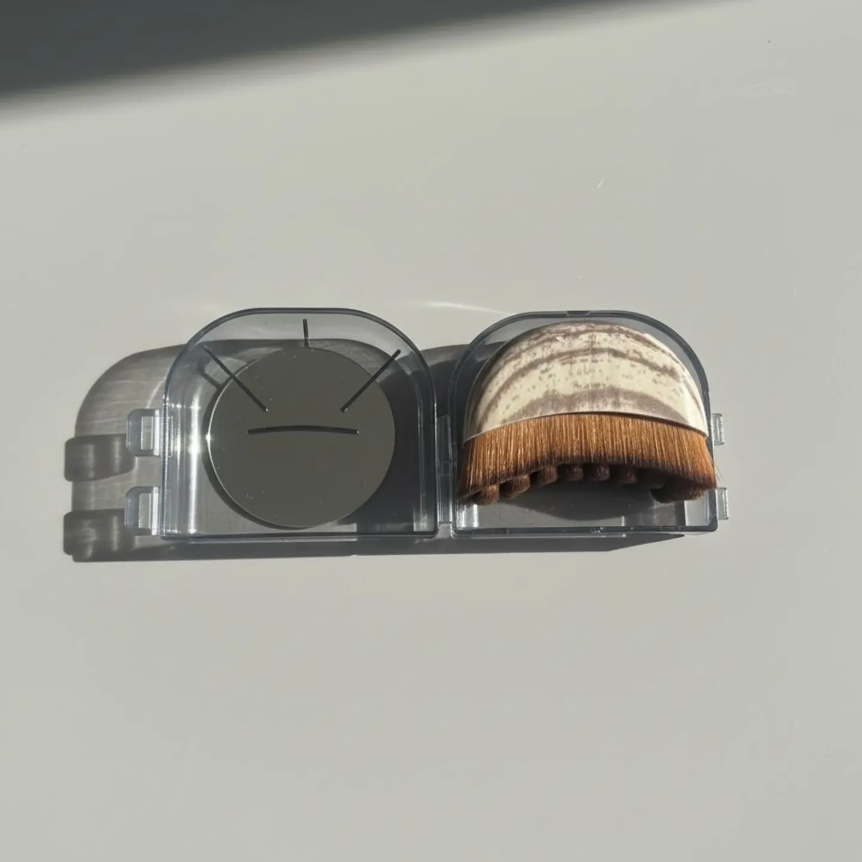 Facial Dry brush