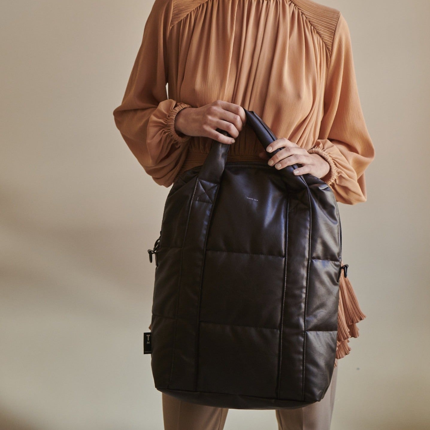 Tinne + Mia Puffy Laptop Bag - Seal Brown