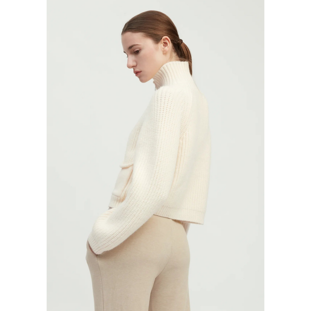 Pocket Detailed Crop Knit Jacket