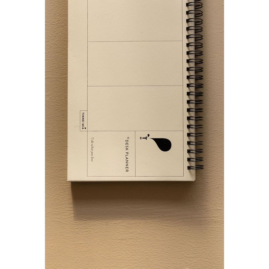 Tinne + Mia Desk Planner