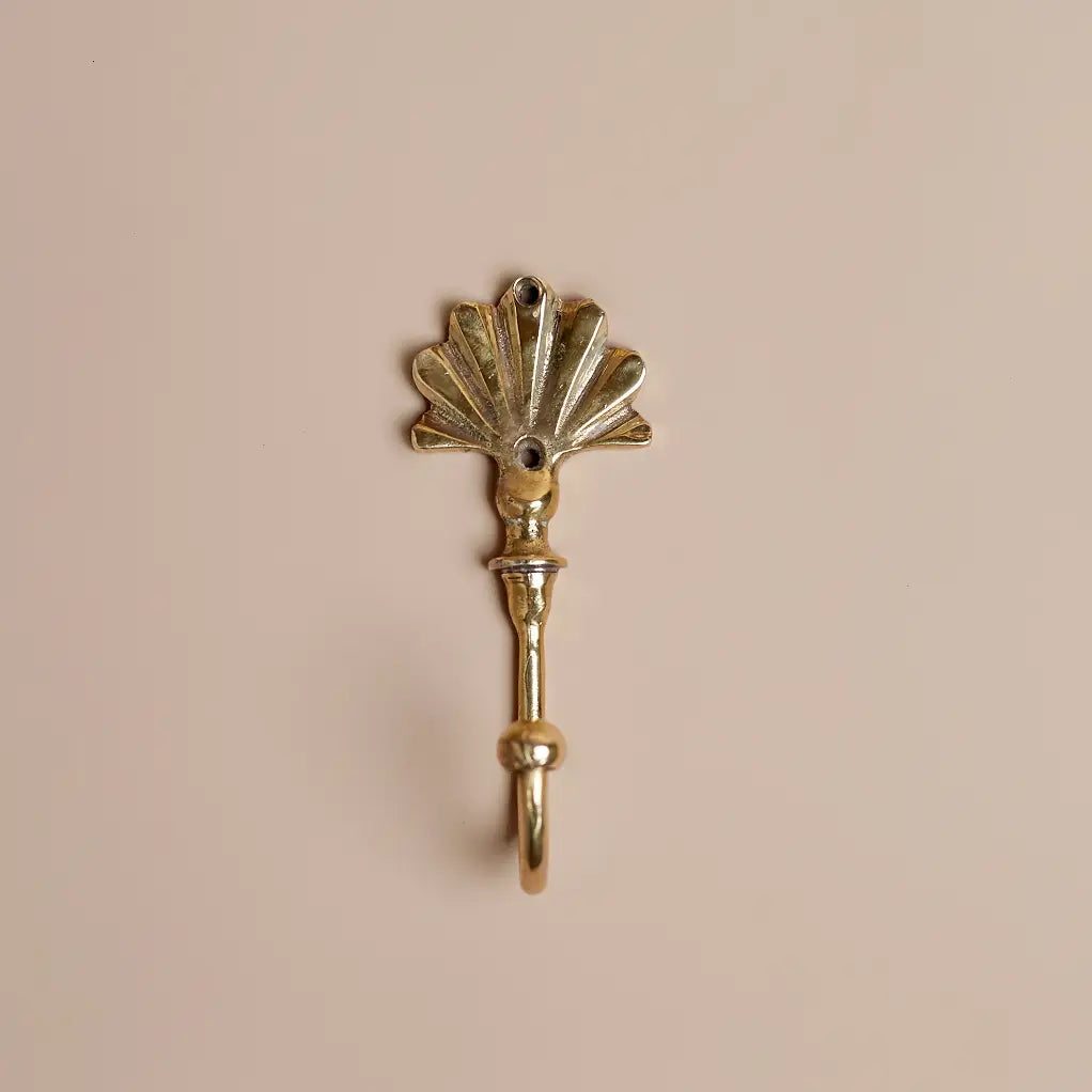 Saarde Brass Fan Hook